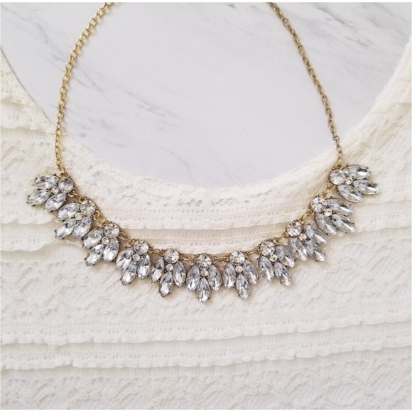 ONE LEFT The Evangeline Crystal Statement Necklace - Picture 2 of 3